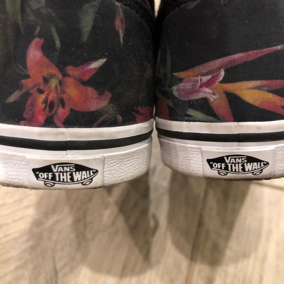Vans - Picture 2 of 4